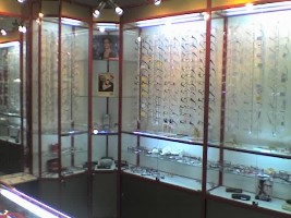 витрины для магазина оптики